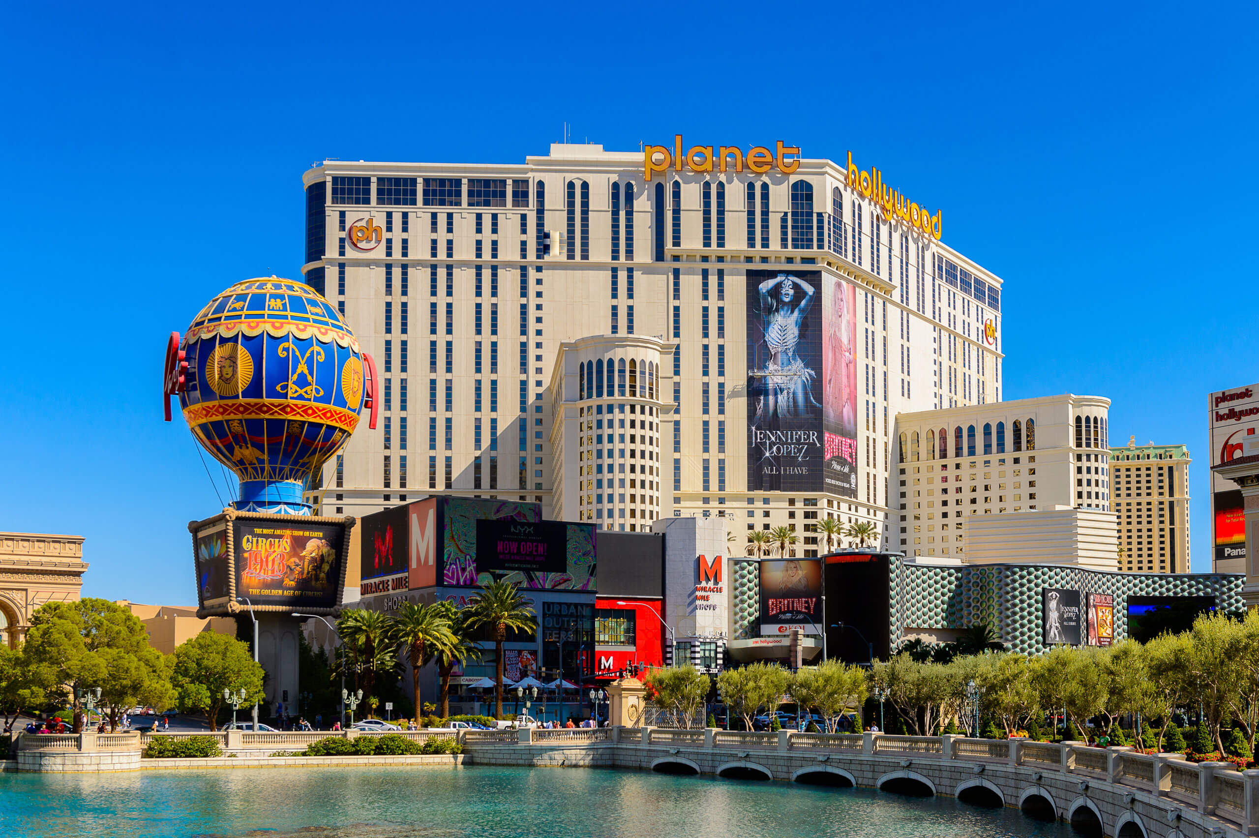 Planet Hollywood exterior